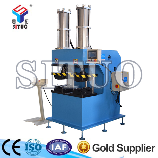 空調(diào)背板2臺8點鉚接機